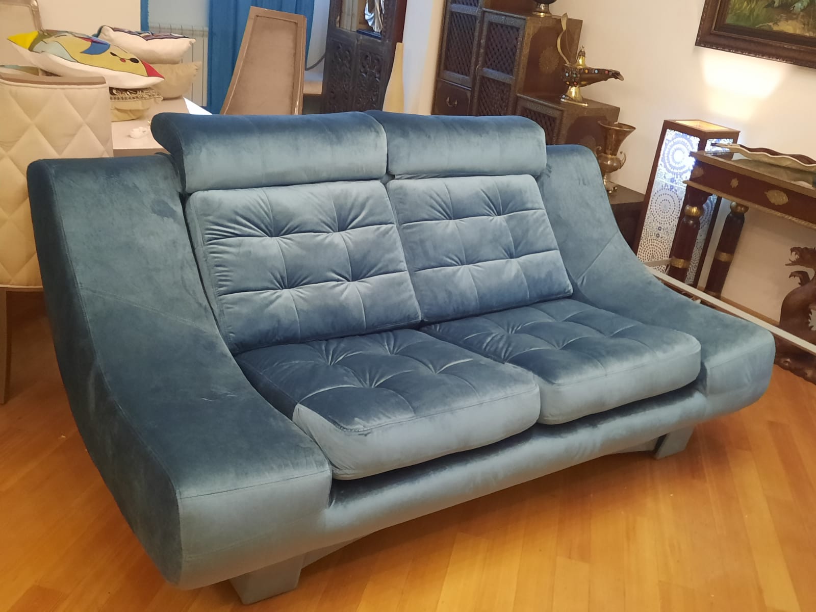 Обивка дивана на дому. Олонец