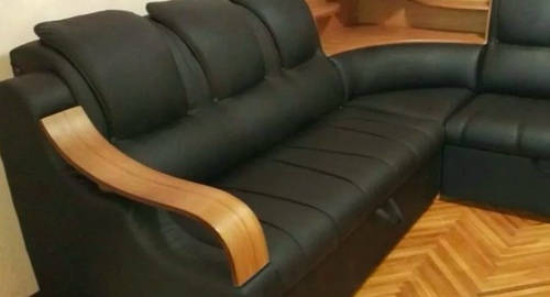 Перетяжка кожаного дивана. Олонец